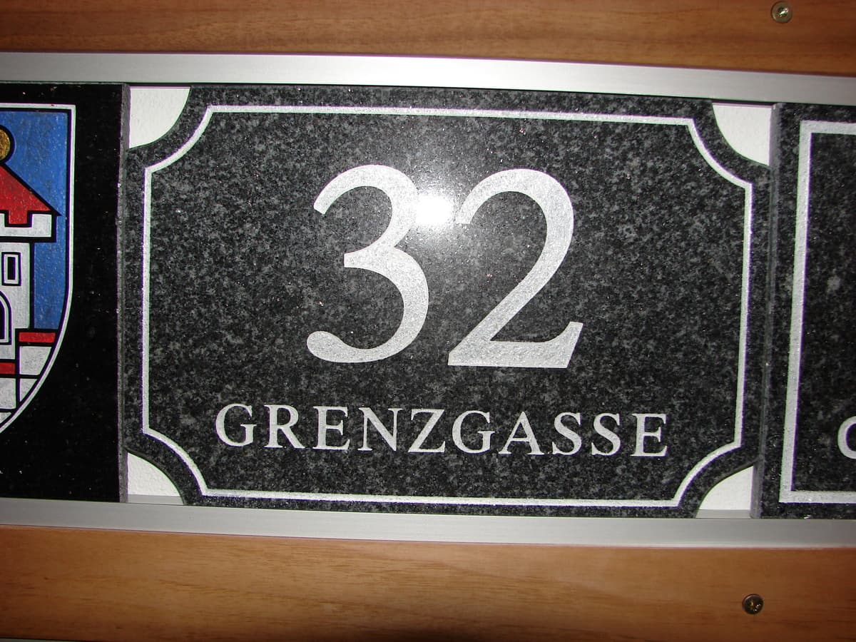 Granit-Geschenk in der Werkstattauslage